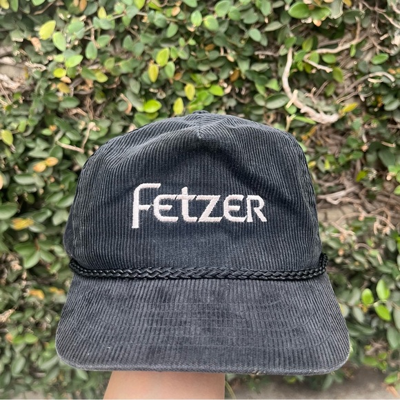 Vintage black corduroy hat - Picture 2 of 7